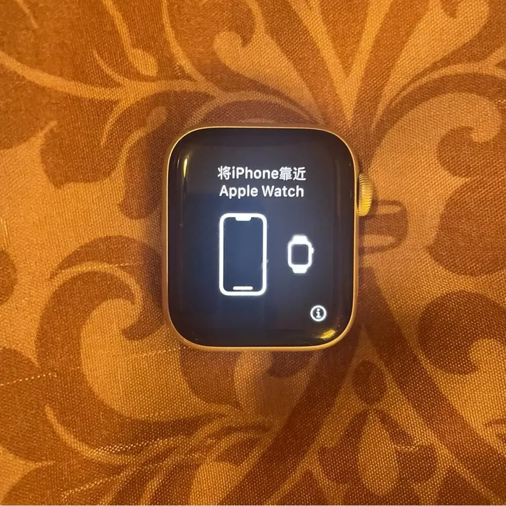 Apple Watch SE 40MM GPS LOCKED